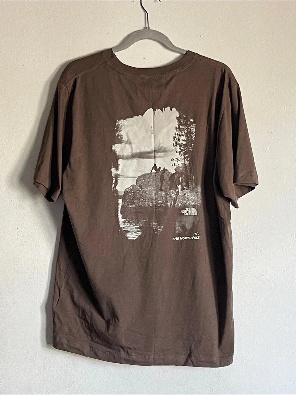 The North Face Men’s Large Smokey Brown Graphic Logo T-Shirt NWT Outdoor Tee